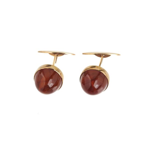



AMBER CUFFLINKS 