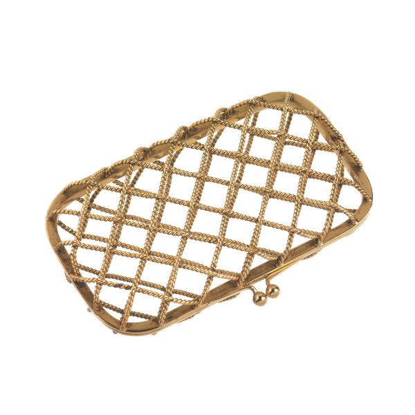 SMALL OPENWORK PURSE IN 18KT YELLOW GOLD