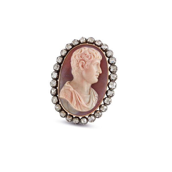 



CAMEO AND DIAMOND BROOCH IN GOLD AND SILVER 