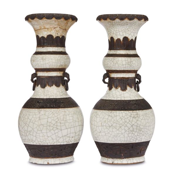 



COPPIA DI VASI IN PORCELLANA &ldquo;GE TYPE&rdquo;, CINA, DINASTIA QING, SEC. XIX