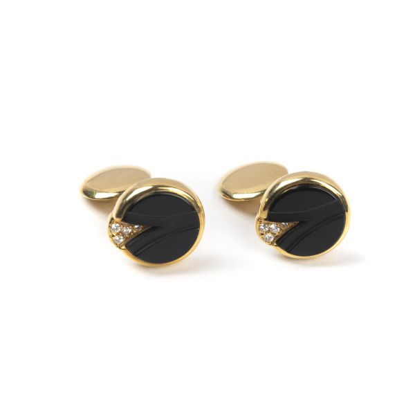 



ONYX AND DIAMOND CUFFLINKS IN 18KT YELLOW GOLD
