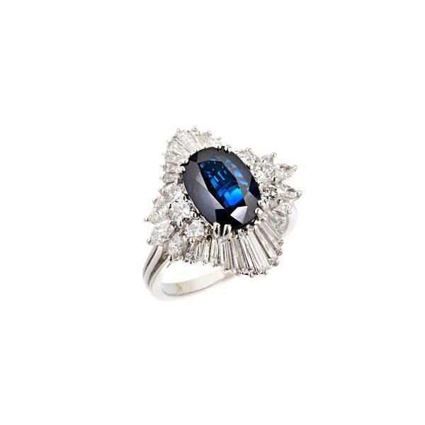 SAPPHIRE AND DIAMOND RING IN 18KT WHITE GOLD