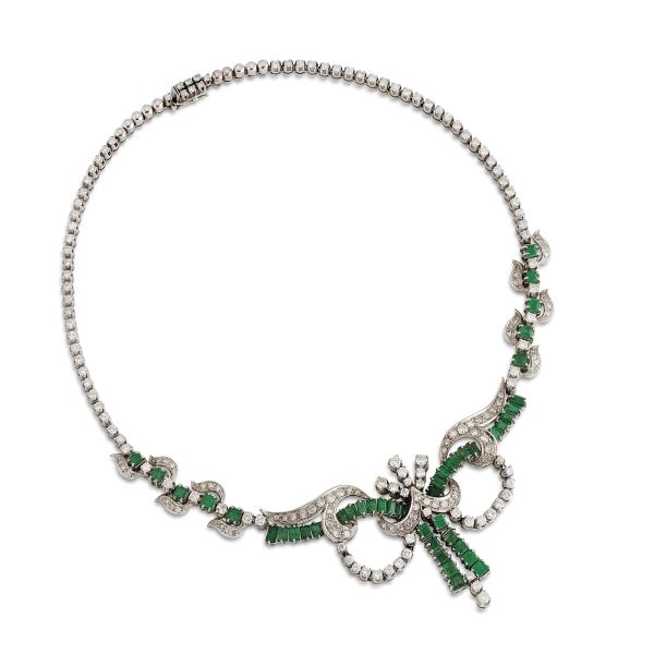 EMERALD AND DIAMOND FESTOON NECKLACE IN GOLD