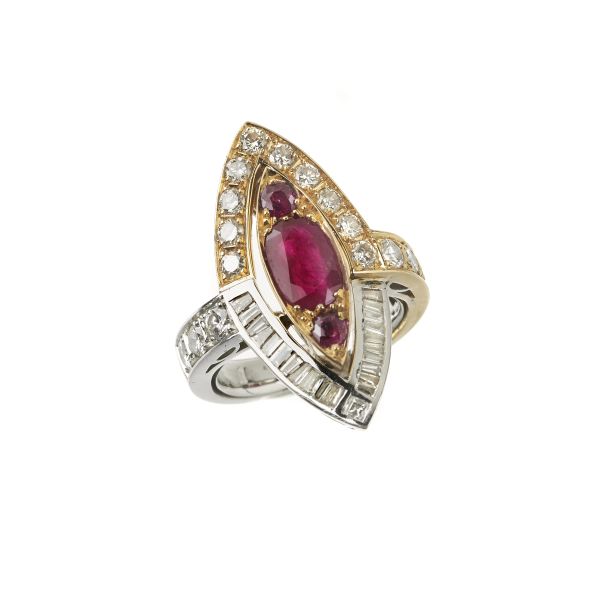 



ANELLO A NAVETTE CON RUBINI E DIAMANTI