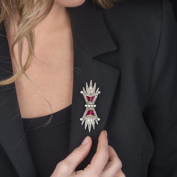 DEMI PARURE CON PIETRE SINTETICHE E DIAMANTI