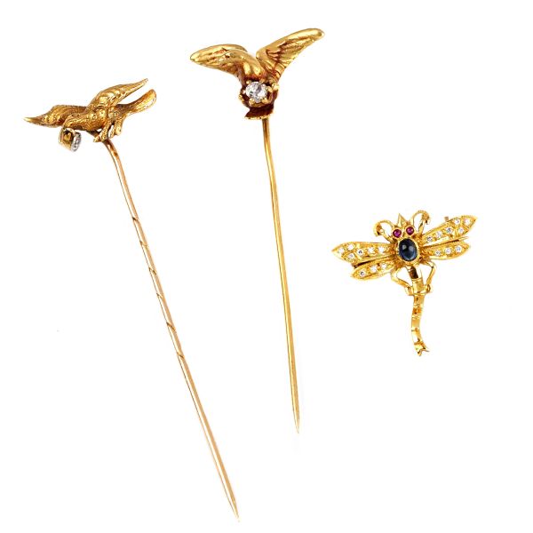 



THREE ANIMALIER PINS IN GOLD