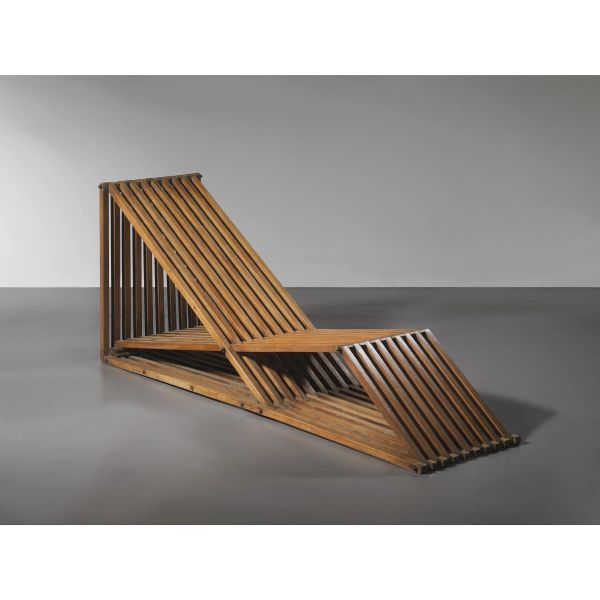 WOODEN CHAISE LONGUE, BRASS DETAILS