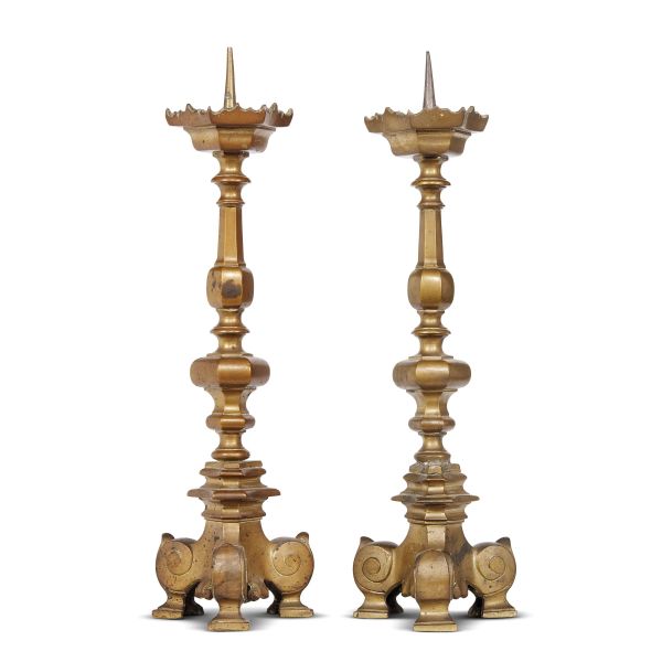 A PAIR OF TUSCAN CANDLESTICKS, 18TH CENTURY