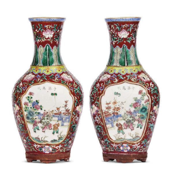 A PAIR OF WALL VASES, CHINA, QING DYNASTY, 19TH CENTURY