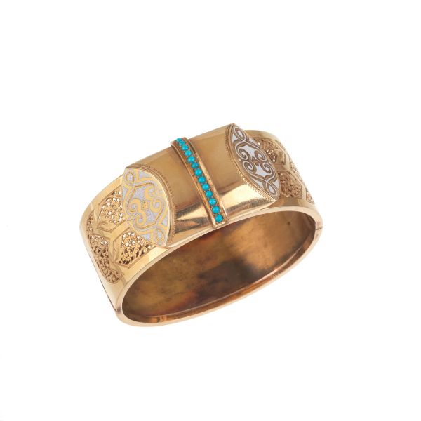 WIDE BAND BANGLE IN 18KT YELLOW GOLD