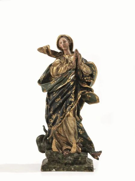  Scuola italiana, sec. XIX,  scultura lignea policroma raffigurante la Vergine, altezza cm 42, entro teca in legno e vetro