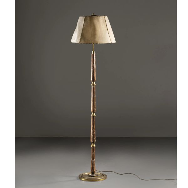 



WOODEN AND BRASS FLOOR LAMP