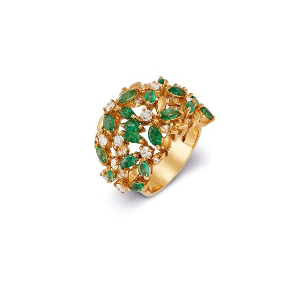



CHANTECLER EMERALD AND DIAMOND BAND RING IN 18KT YELLOW GOLD