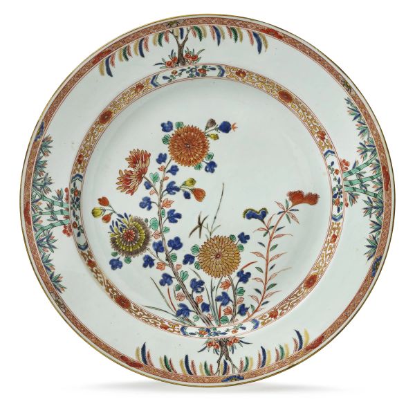 



A FAMILLE VERTE PORCELAIN PLATE, CHINA, QING DYNASTY, SEC. XVIII