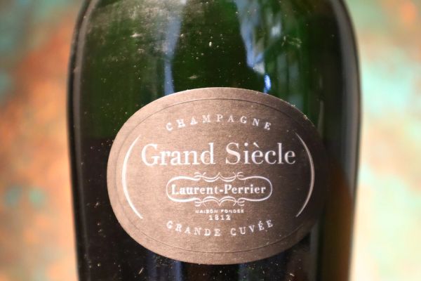 



Grand Si&egrave;cle It&eacute;ration n.26 Laurant Perrier