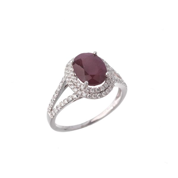 



RUBY AND DIAMOND RING IN PLATINUM