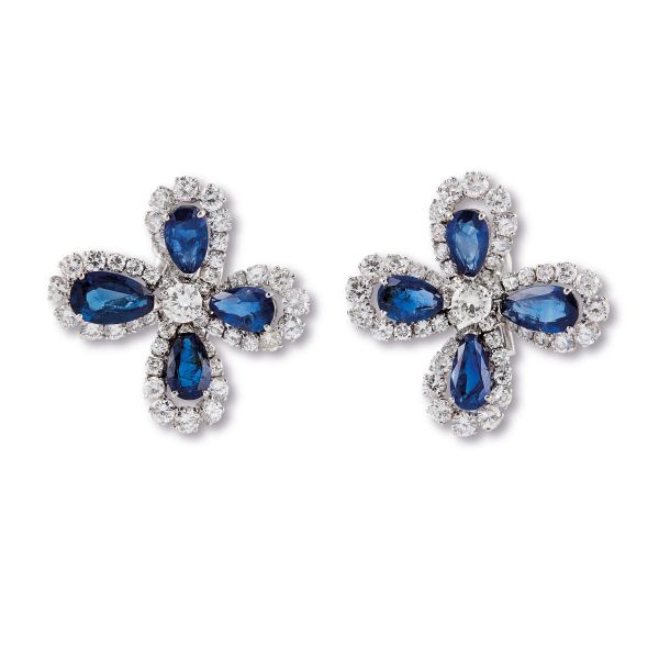 



SAPPHIRE AND DIAMOND FLORAL EARRINGS IN 18KT WHITE GOLD
