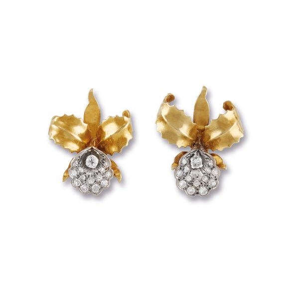 



DIAMOND FLOWER EARRINGS IN 18KT THREE COLOUR GOLD