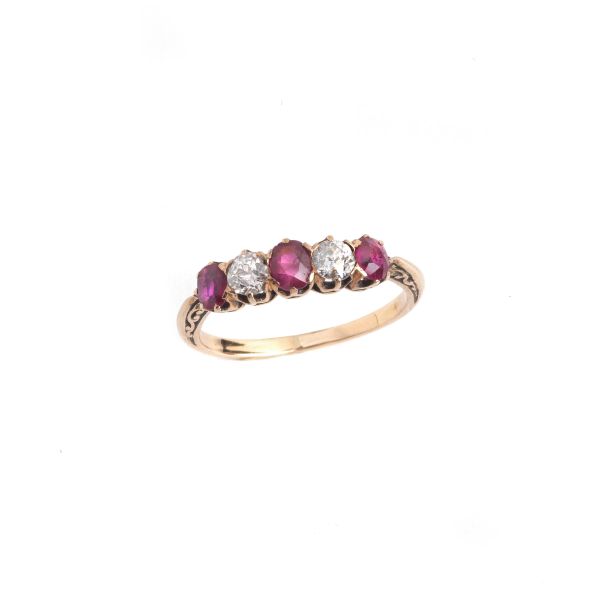 RUBY AND DIAMOND RING IN 18KT ROSE GOLD