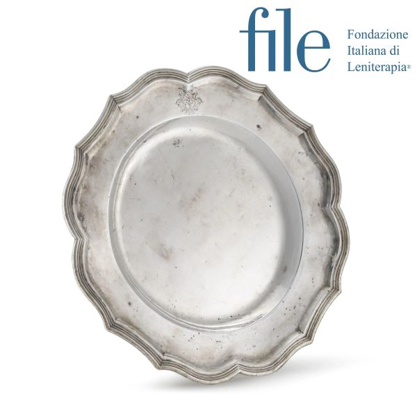 A SILVER TRAY, VENICE, 18TH CENTURY, ASSAYER ZUANNE COTTINI