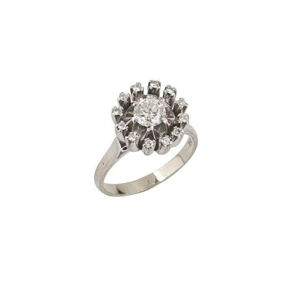 ANELLO FLOREALE CON DIAMANTI