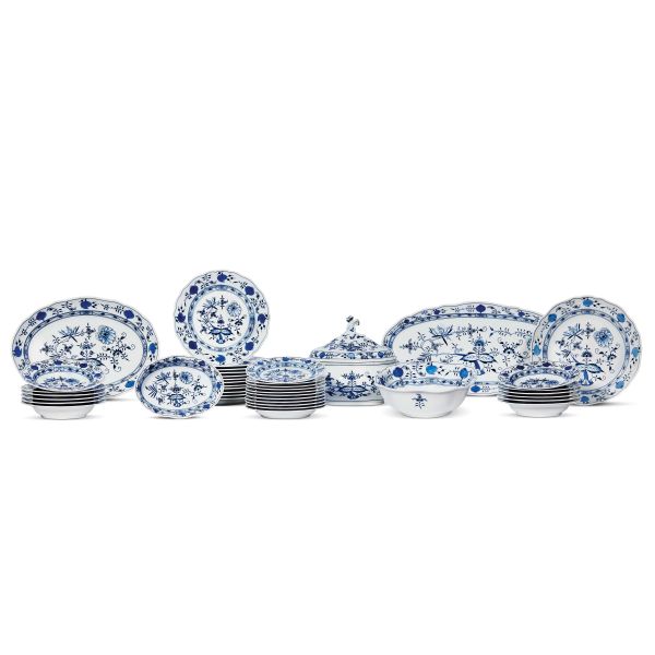 



A MEISSEN TABLE SERVICE, 20TH CENTURY