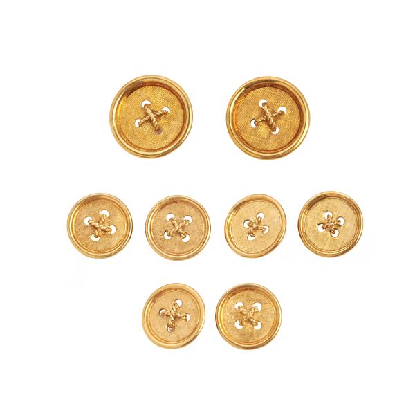 GROUP OF BUTTONS IN 18KT YELLOW GOLD