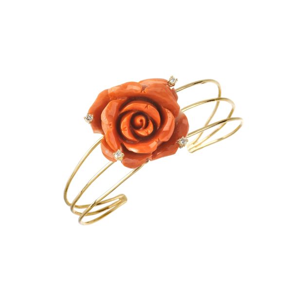 CORAL BANGLE IN 18KT YELLOW GOLD