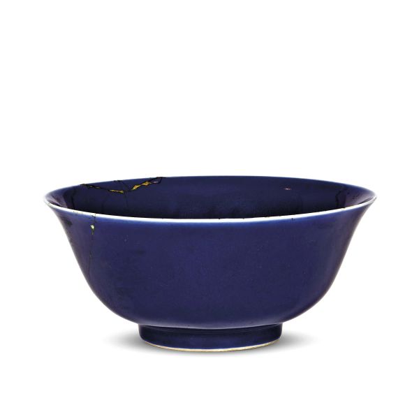 



AN IMPERIAL BOWL, CHINA, QING DYNASTY, QIANLONG PERIOD