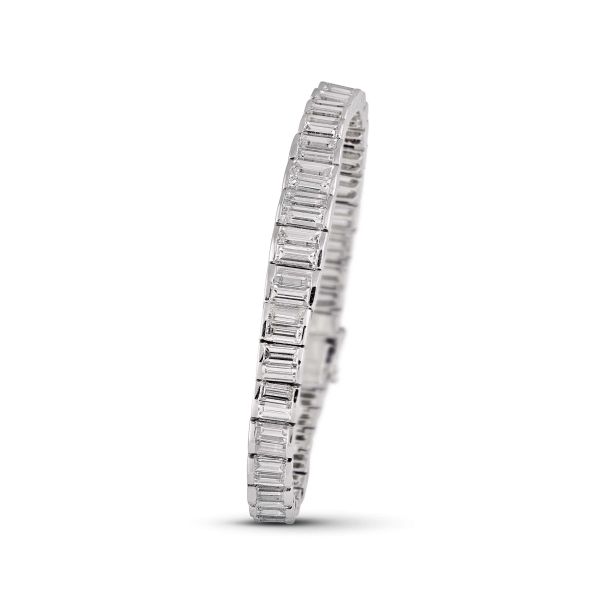 



DIAMOND BAND BRACELET IN 18KT WHITE GOLD