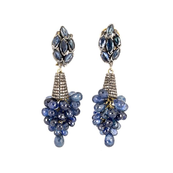 



SAPPHIRES AND DIAMONDS EARINGS IN SILVER AND 18KT GOLD