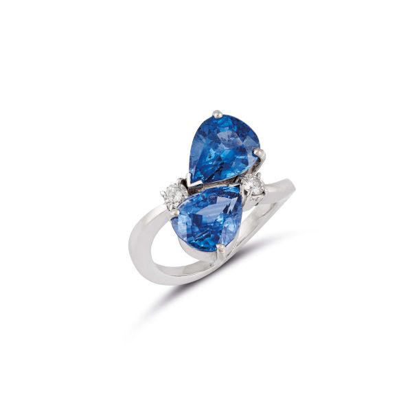 



CEYLON SAPPHIRE AND DIAMOND CONTRARI&Egrave; RING IN 18KT WHITE GOLD