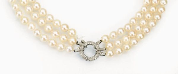   Collana in perle, oro bianco e diamanti 