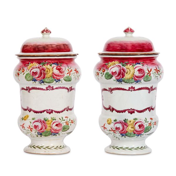 



COPPIA DI GRANDI ALBARELLI CON COPERCHIO, BOLOGNA, MANIFATTURA FINCK, 1768-1789