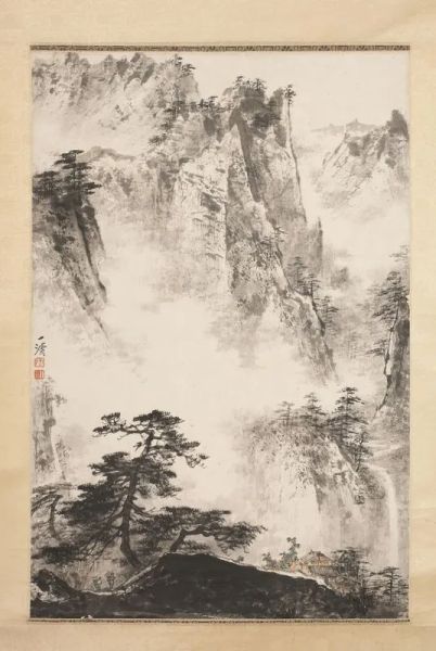 Dipinto Cina sec. XX,&nbsp; su carta, raffigurante paesaggio montano, reca la firma ed il sigillo di Tao Yi Qing, cm 70x47