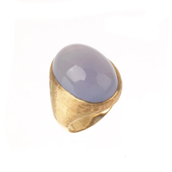 BLUE CHALCEDONY DOME RING IN 18KT YELLOW GOLD