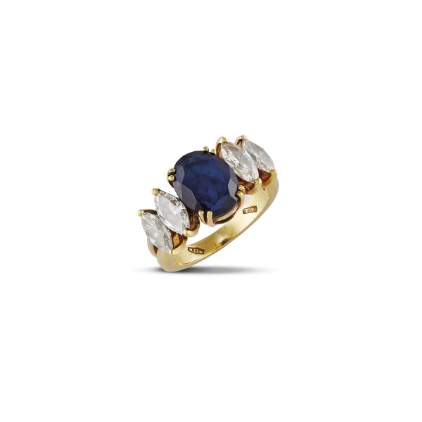 SAPPHIRE AnD DIAMOND RING IN 18KT YELLOW GOLD