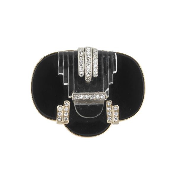 ONYX AND ROCK CRYSTAL BROOCH IN 18KT YELLOW GOLD AND PLATINUM