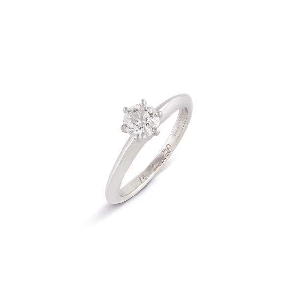 Tiffany &amp; Co - 



TIFFANY ANELLO SOLITARIO CON DIAMANTE