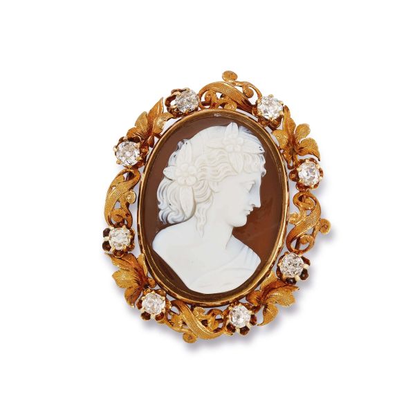 



CAMEO AND DIAMOND BROOCH