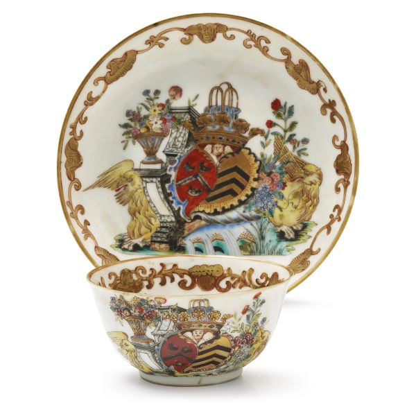 



CUP AND SAUCER WITH COAT OF ARMS, CHINA, QING DINASTY, 18TH CENTURY