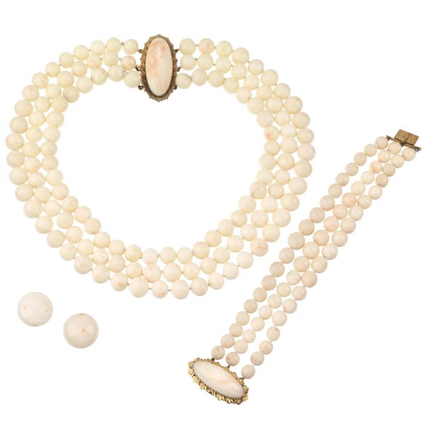 WHITE CORAL PARURE IN 14KT GOLD