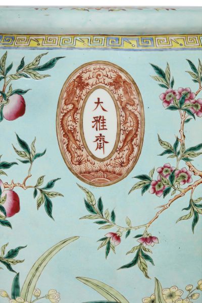 A TANK, CHINA, QING DYNASTY, 19TH CENTURY