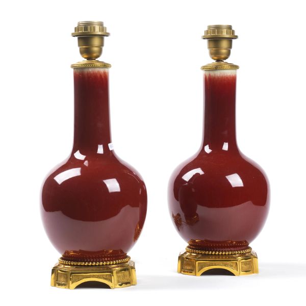 A PAIR OF VASES, CINA, QING DYNASTY, 20TH CENTURY