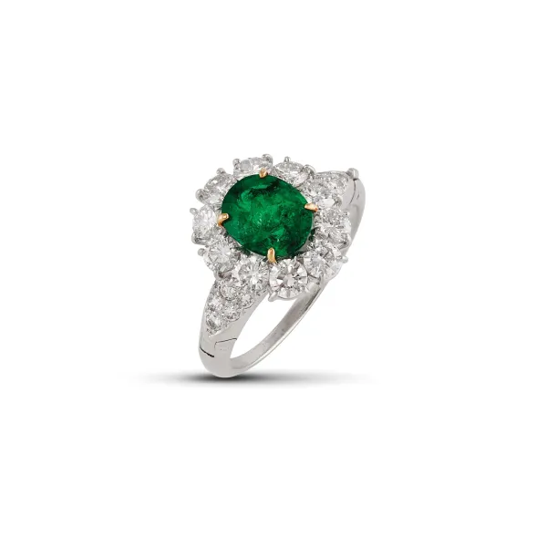 Van Cleef &amp; Arpels - 



VAN CLEEF &amp; ARPELS N.Y. EMERALD AND DIAMOND RING IN PLATINUM