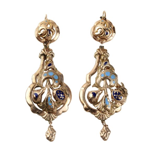 LONG DROP EARRINGS IN 9KT GOLD 