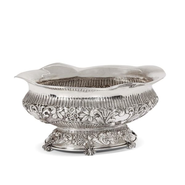A SILVER CENTREPIECE, MILAN, 20TH CENTURY