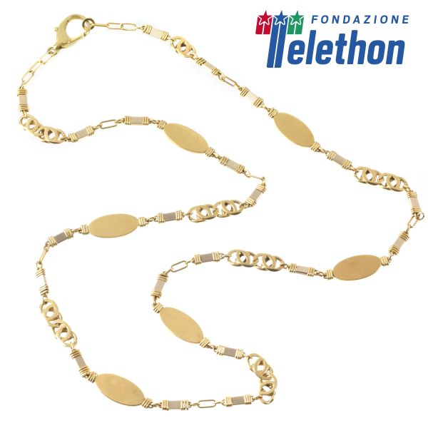 LONG CHAIN NECKLACE IN 18KT YELLOW GOLD