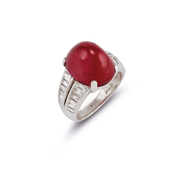 



ANELLO CON RUBINO BIRMANO E DIAMANTI