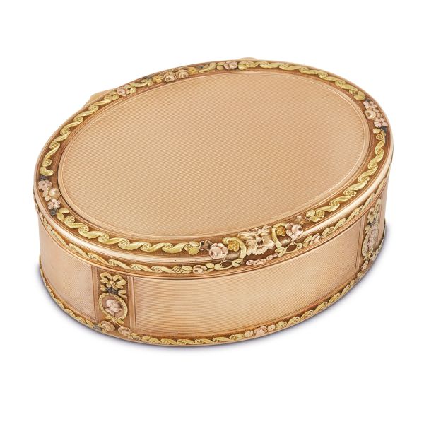 SMALL GOLD OVAL SNUFF BOX